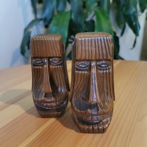 Smiling Moai salt and pepper shakers